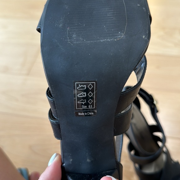 NWOT Black Heels - Picture 5 of 6